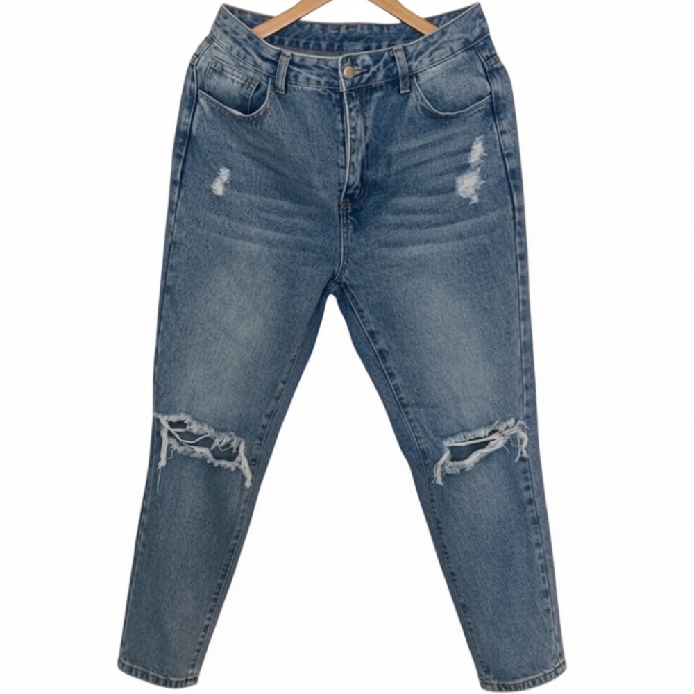 Ripped Mom Jeans 👖